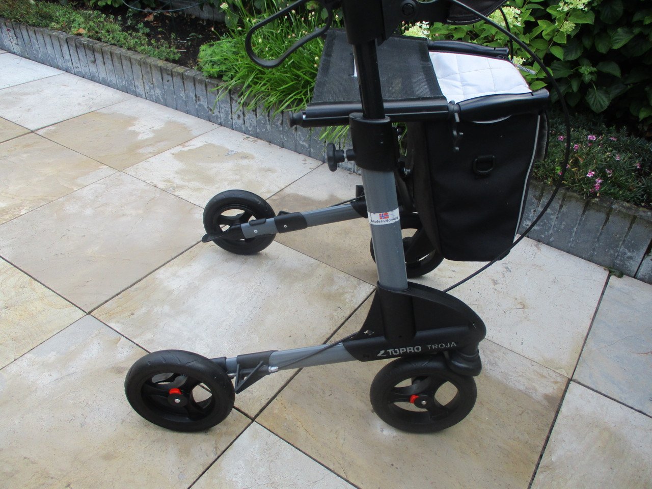 Zgan Topro Troja 2G  rollator met zitje grote tas rugsteun en stokhouder