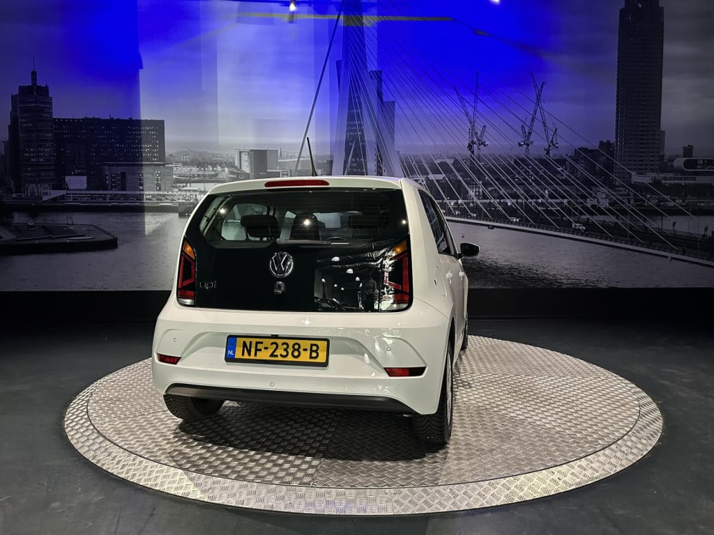 Volkswagen UP! 1.0 bmt move up! *camera*pdc*cruise*