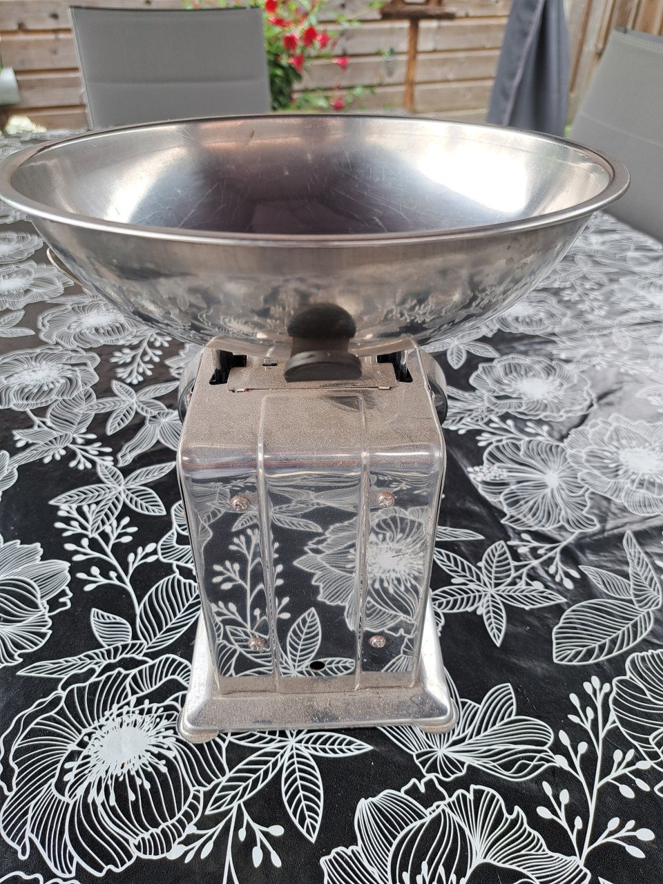 Leuke brocante weegschaal 4 kilogram.
