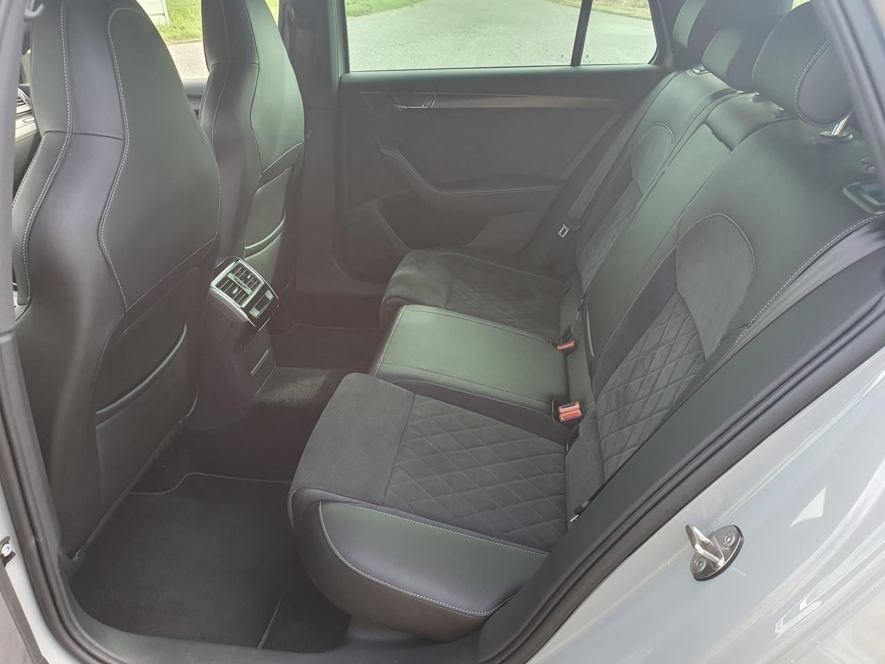 Skoda Superb combi 1.4 tsi iv sportline business