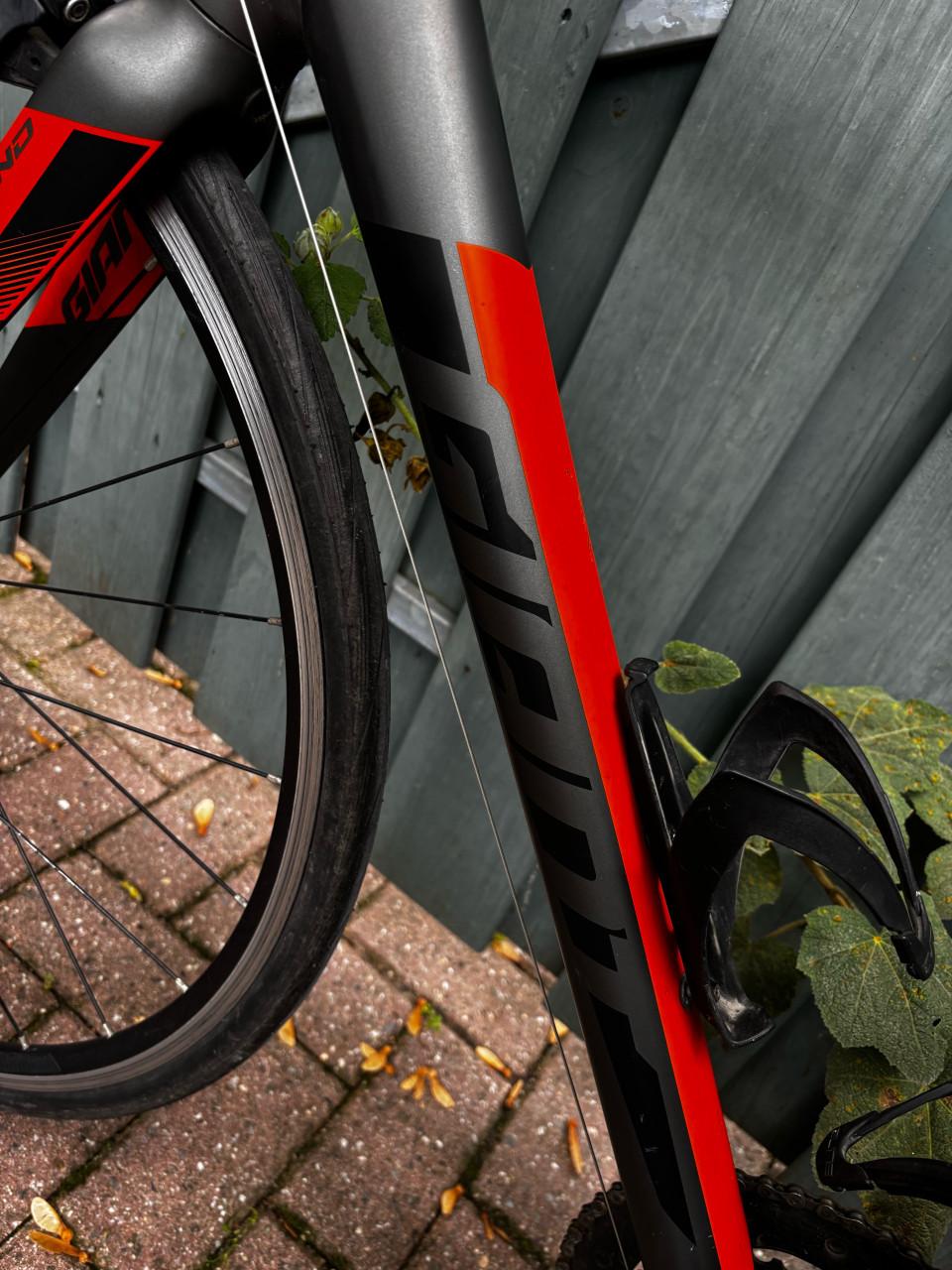 Giant Contend racefiets – grijs/oranje