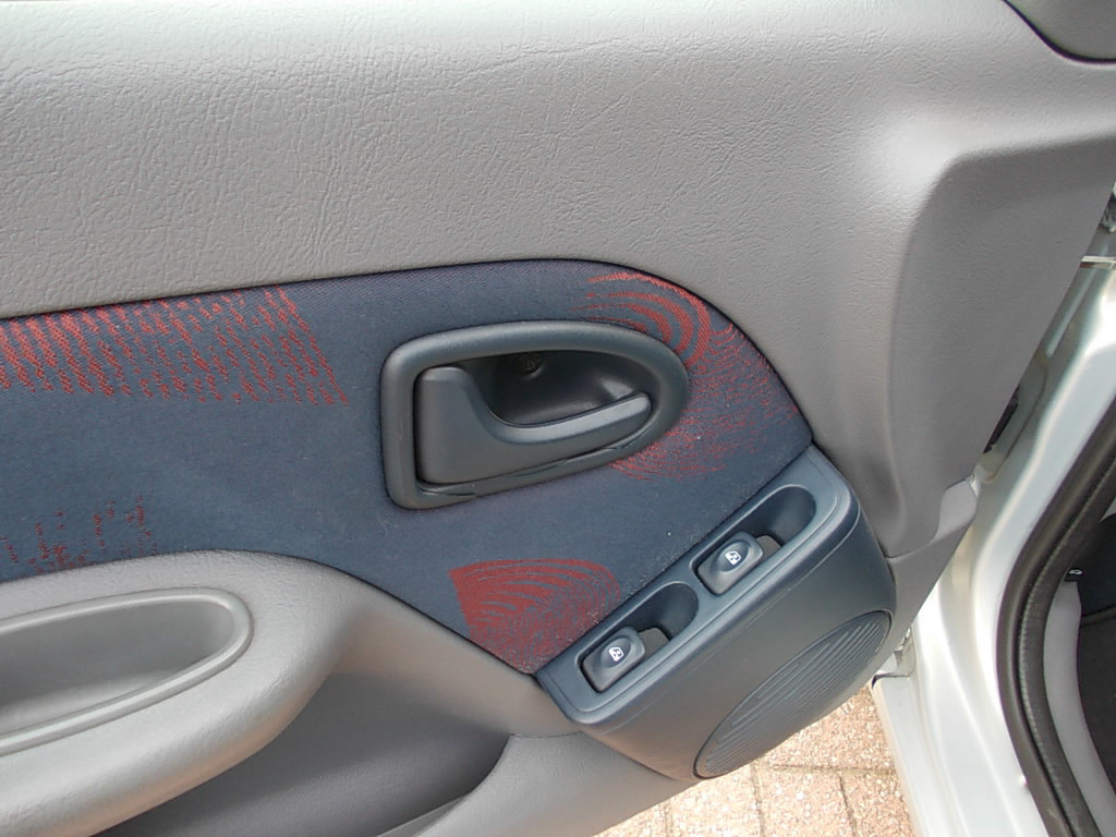 Renault Clio 1.9 dti 5-deurs airco 124000 km!!