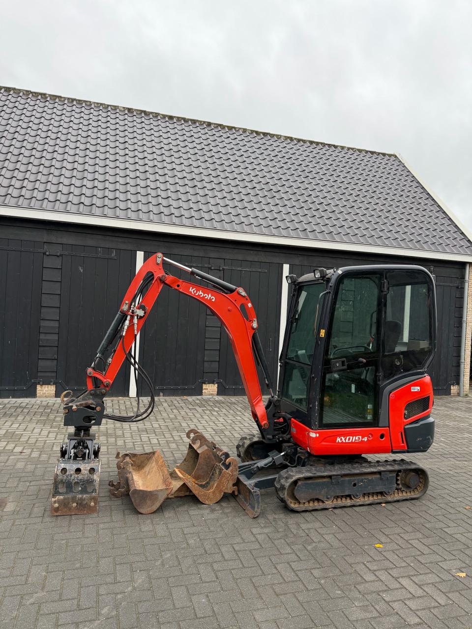 Nette complete set, Kubota KX019-4, sorteergrijper, aanhanger