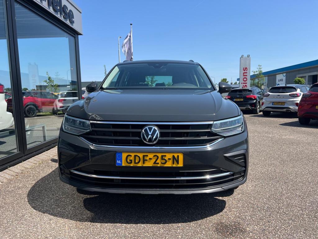 Volkswagen Tiguan 1.5 tsi 150pk dsg life elegance , trekhaak , adaptive cc 