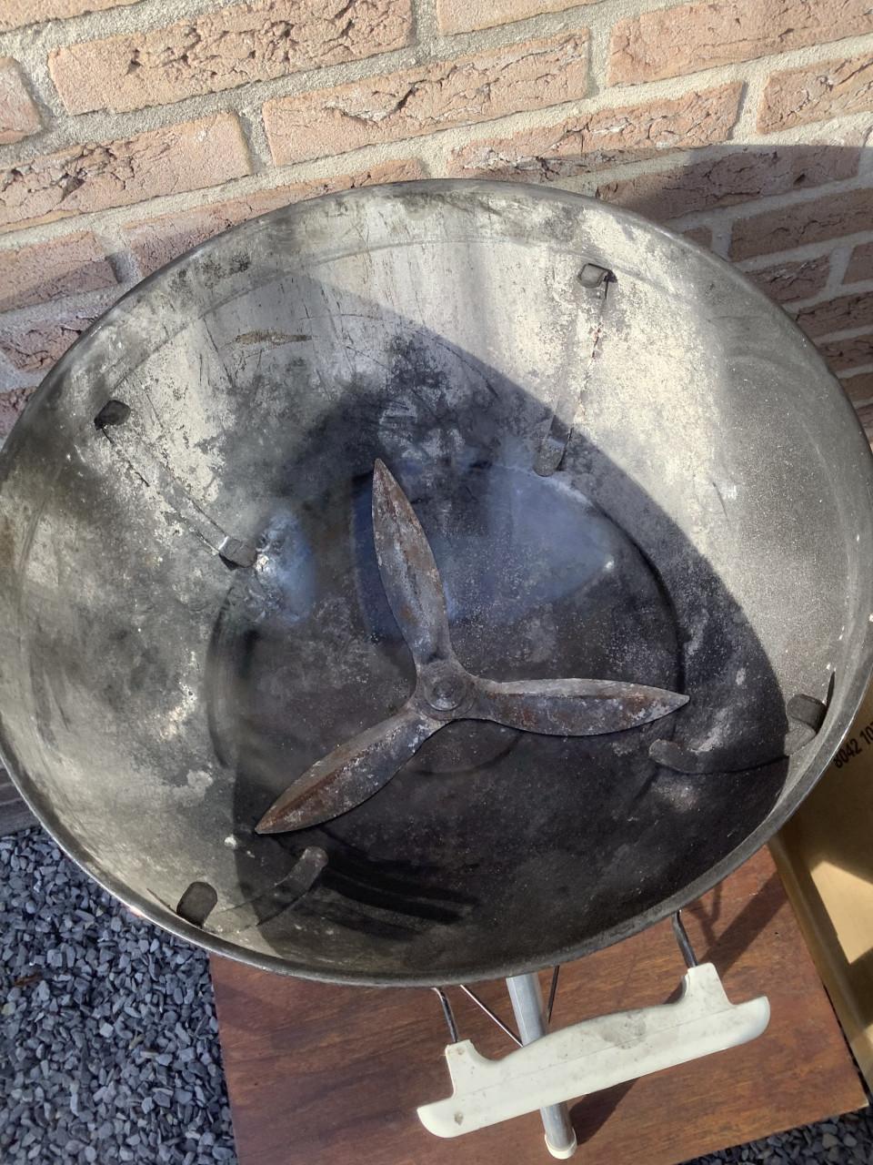 BBQ van Weber. Rond ca 45cm.