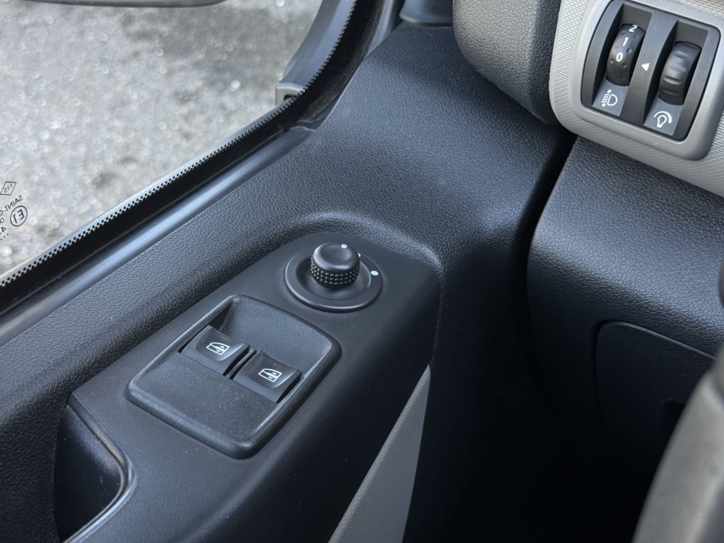 Renault Trafic 1.6 dci t29 l2h1 générique | nl-auto | navi | clima | cruise