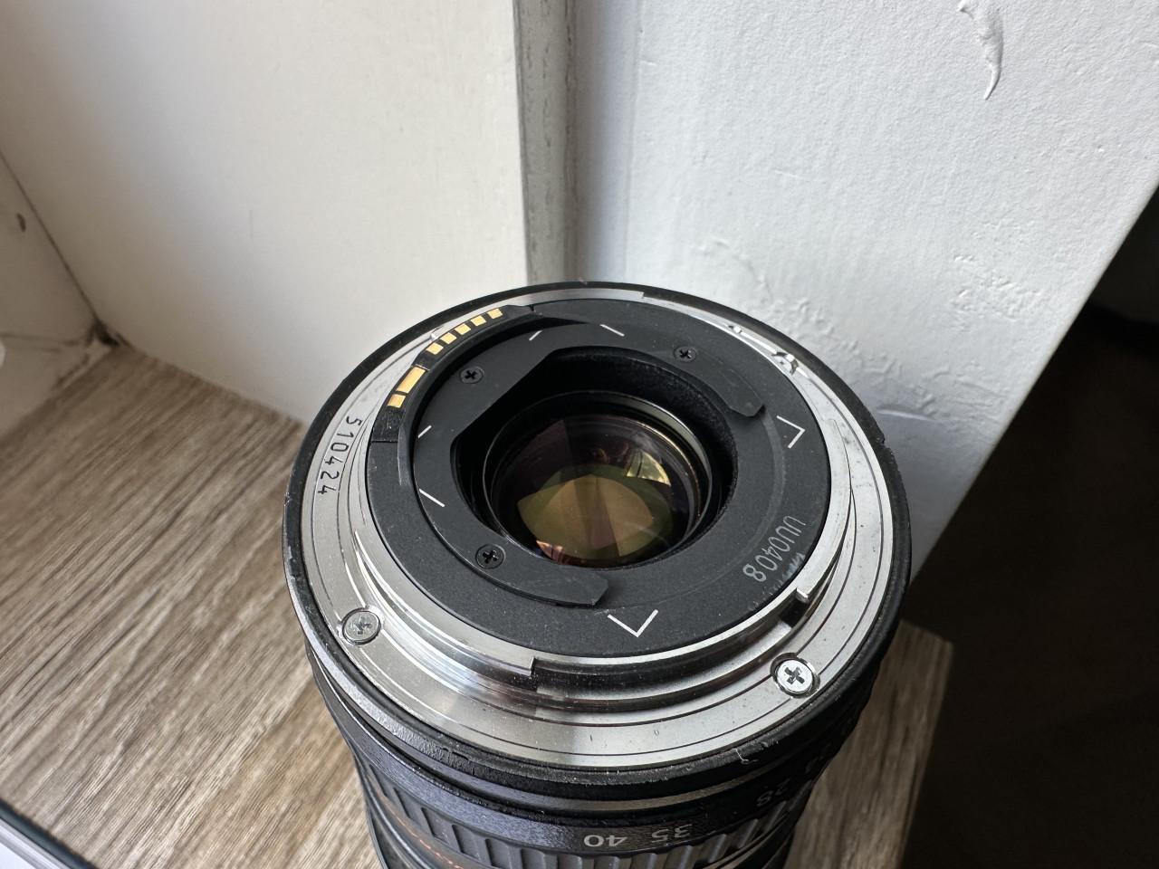 Canon EF 17-400mm F/4 L USM met zonnekap