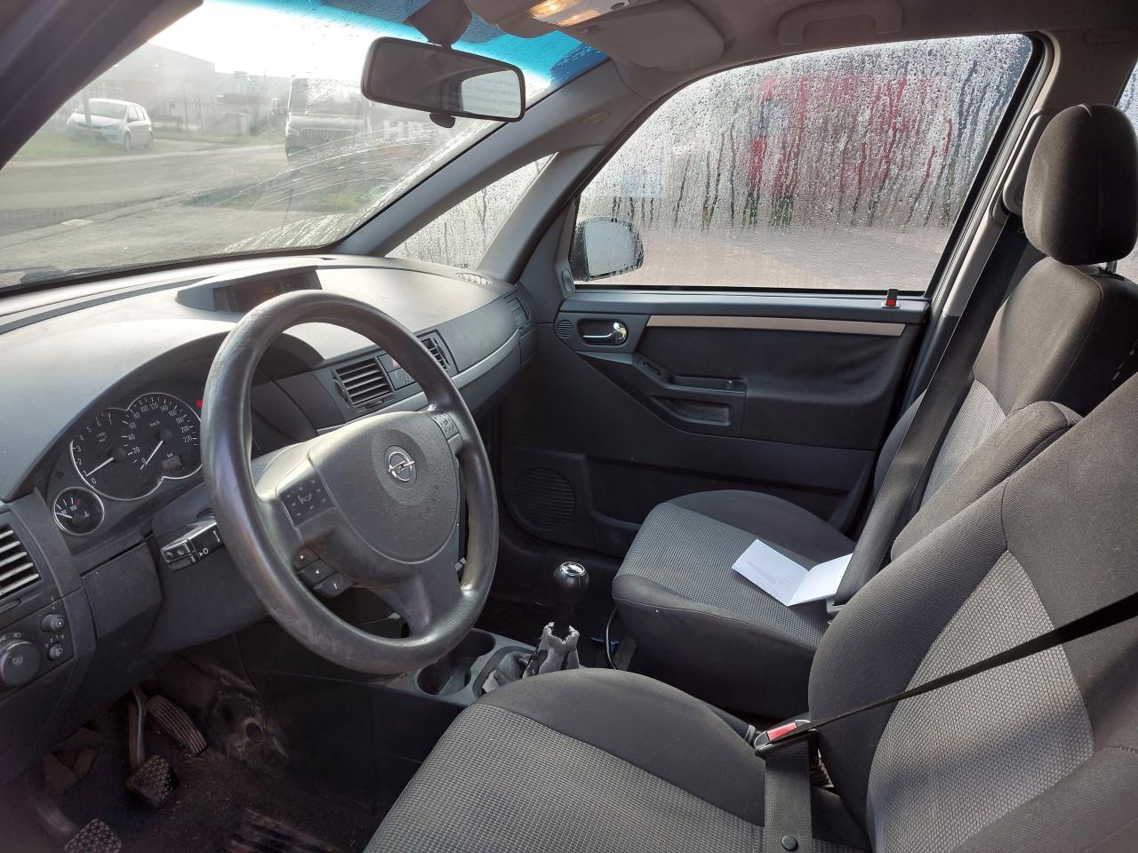 Opel meriva bj 2003  950 euro