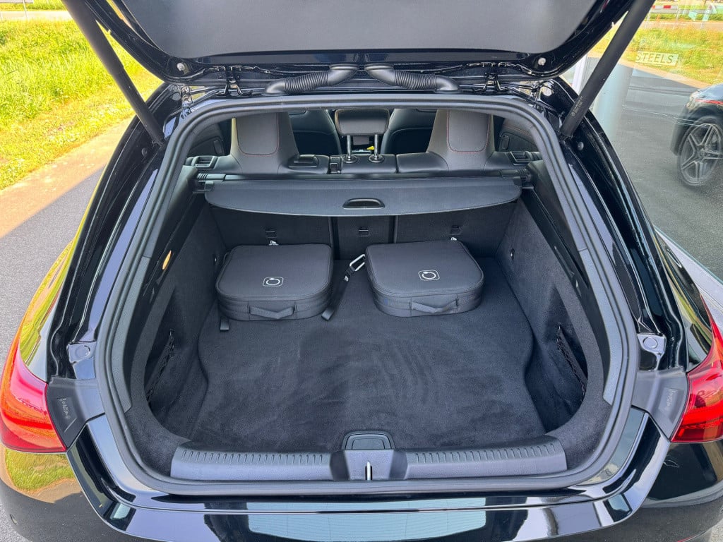 Mercedes-Benz Cla shooting brake 250 e amg line automat / panoramadak / 360