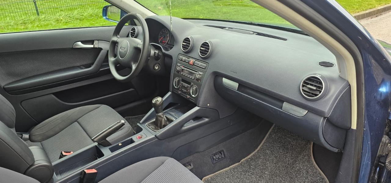 Audi A3 1.6 FSI Attraction Climate control!