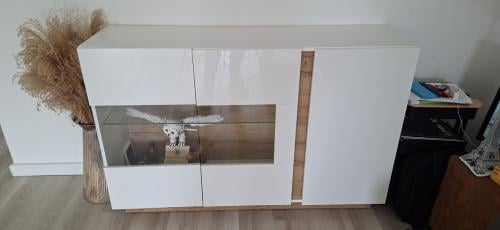 Te Koop, Dressoir 138x40 cm met verlichting