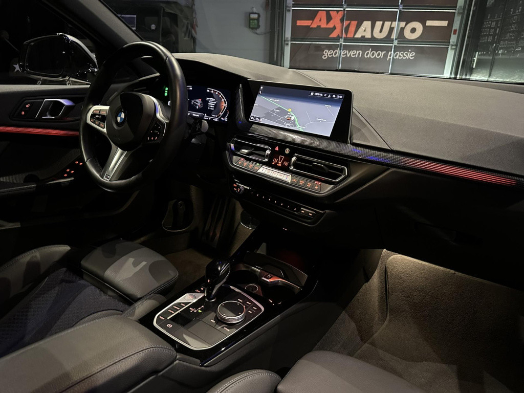 BMW 1 Serie 118i m-sport *carplay*camera*