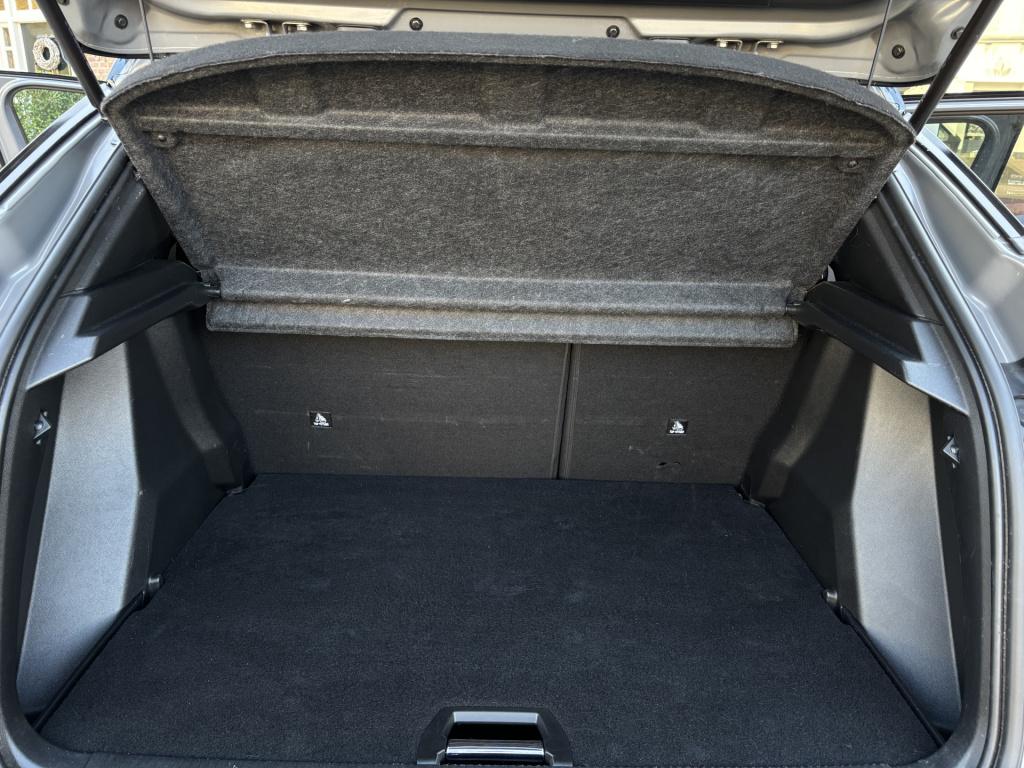 Peugeot 2008 gt automaat 1.2 hybrid 145