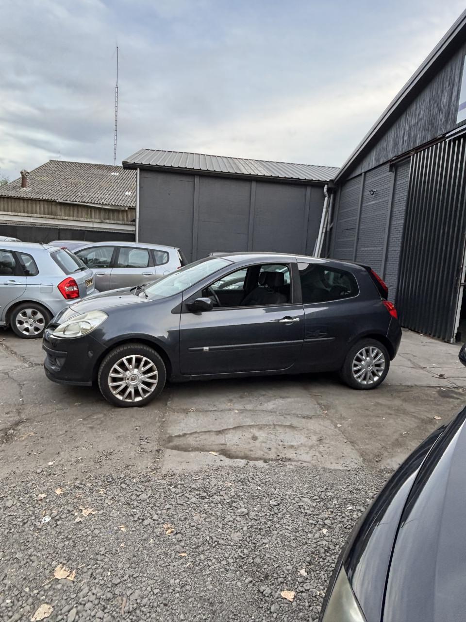 Renault Clio weinig kilometers!