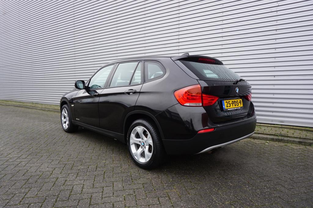 BMW X1 sdrive18i executive airco / navi / cruise / parkeers. / elektr. rame