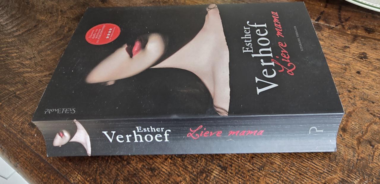 Boek Esther  Verhoef  🤎