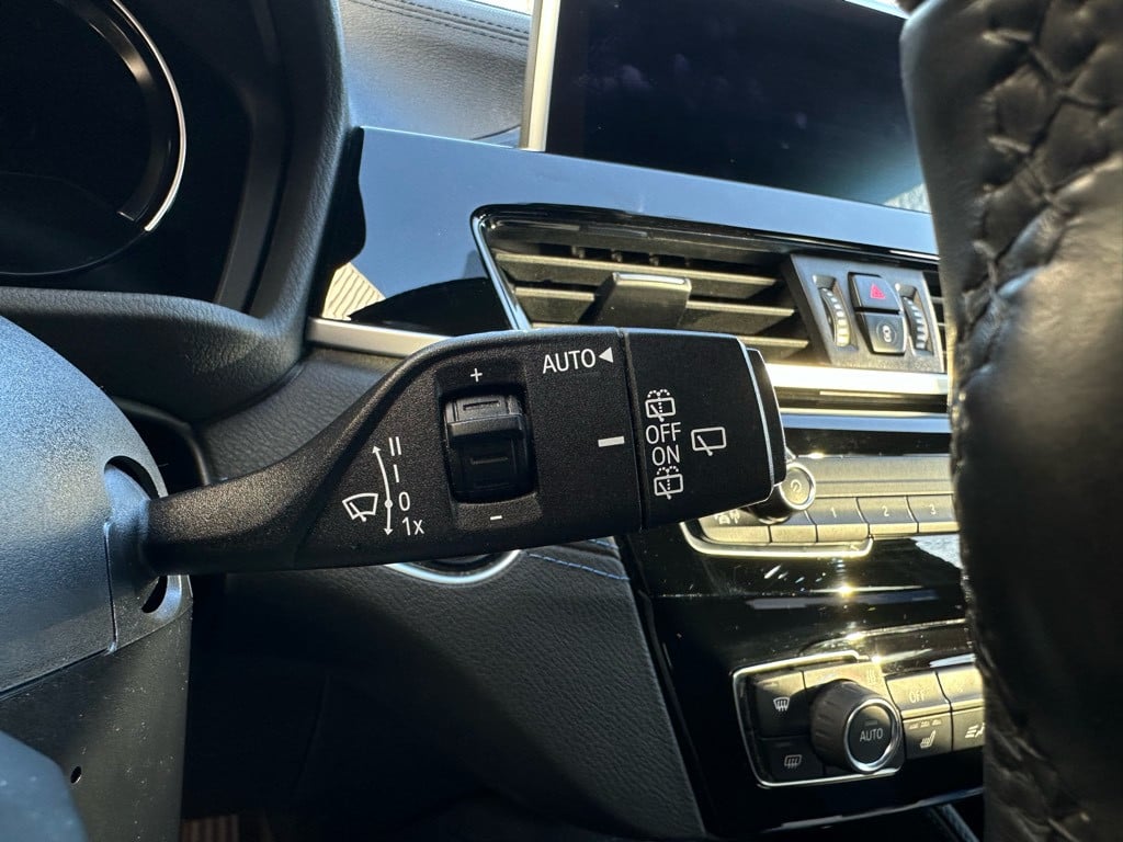 BMW X2 sdrive20i high executive // schaalstoelen // m pakket //