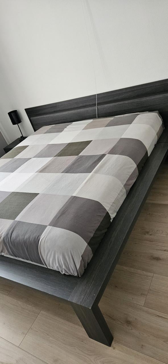 Bed 180x200
