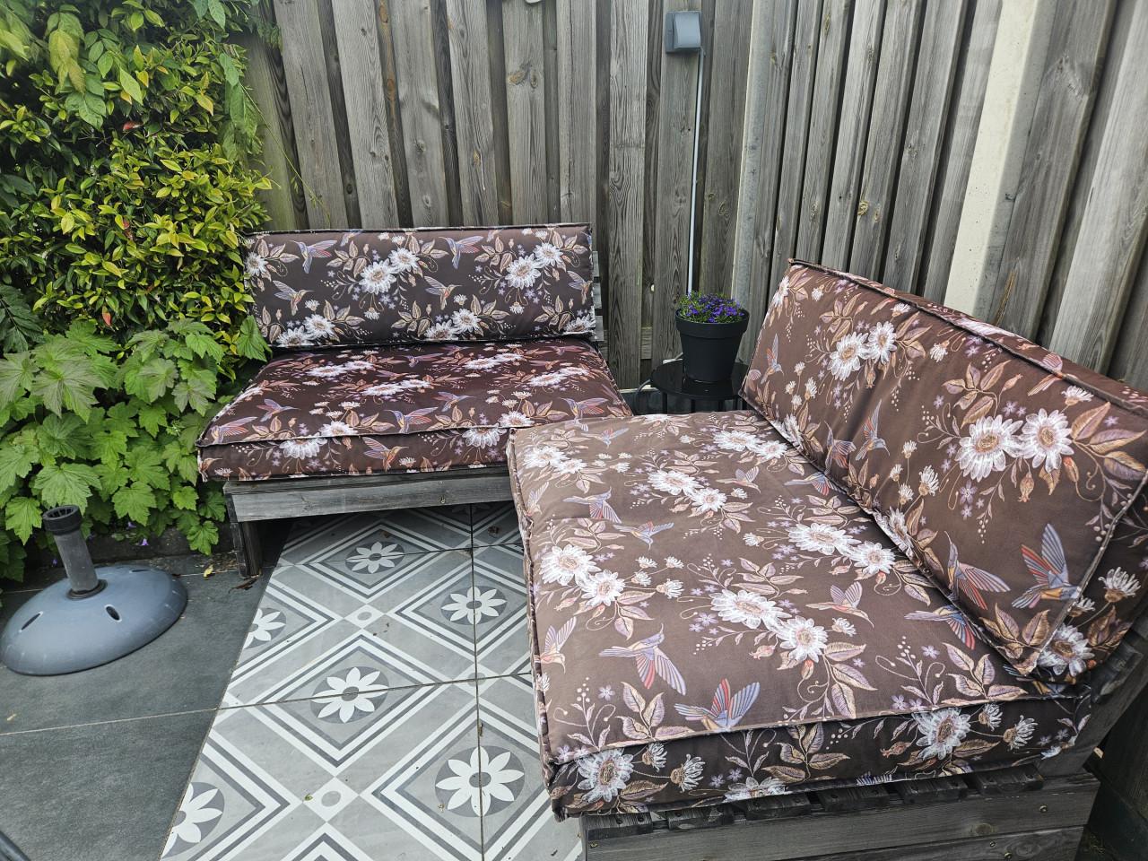 2 Palletbanken met kussens