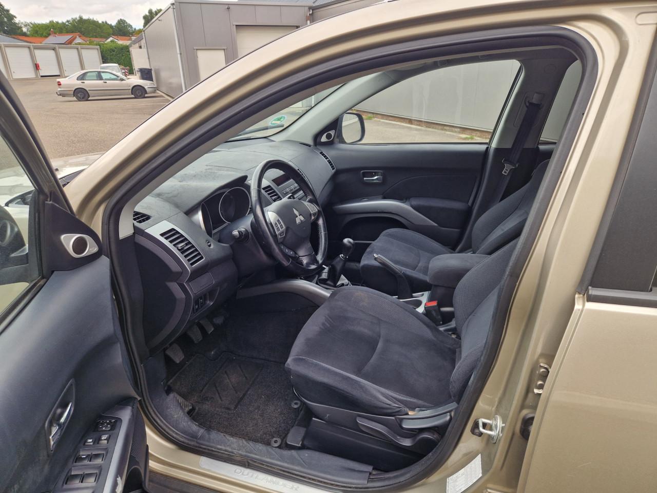 Mitsubishi Outlander 2.4 Intense+ Special Edition