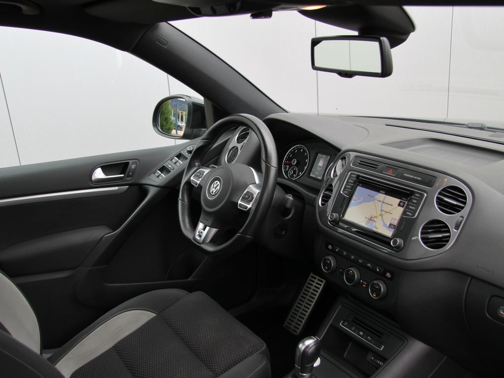 Volkswagen Tiguan 1.4 tsi 150pk dsg r-line | pano dak | trekhaak
