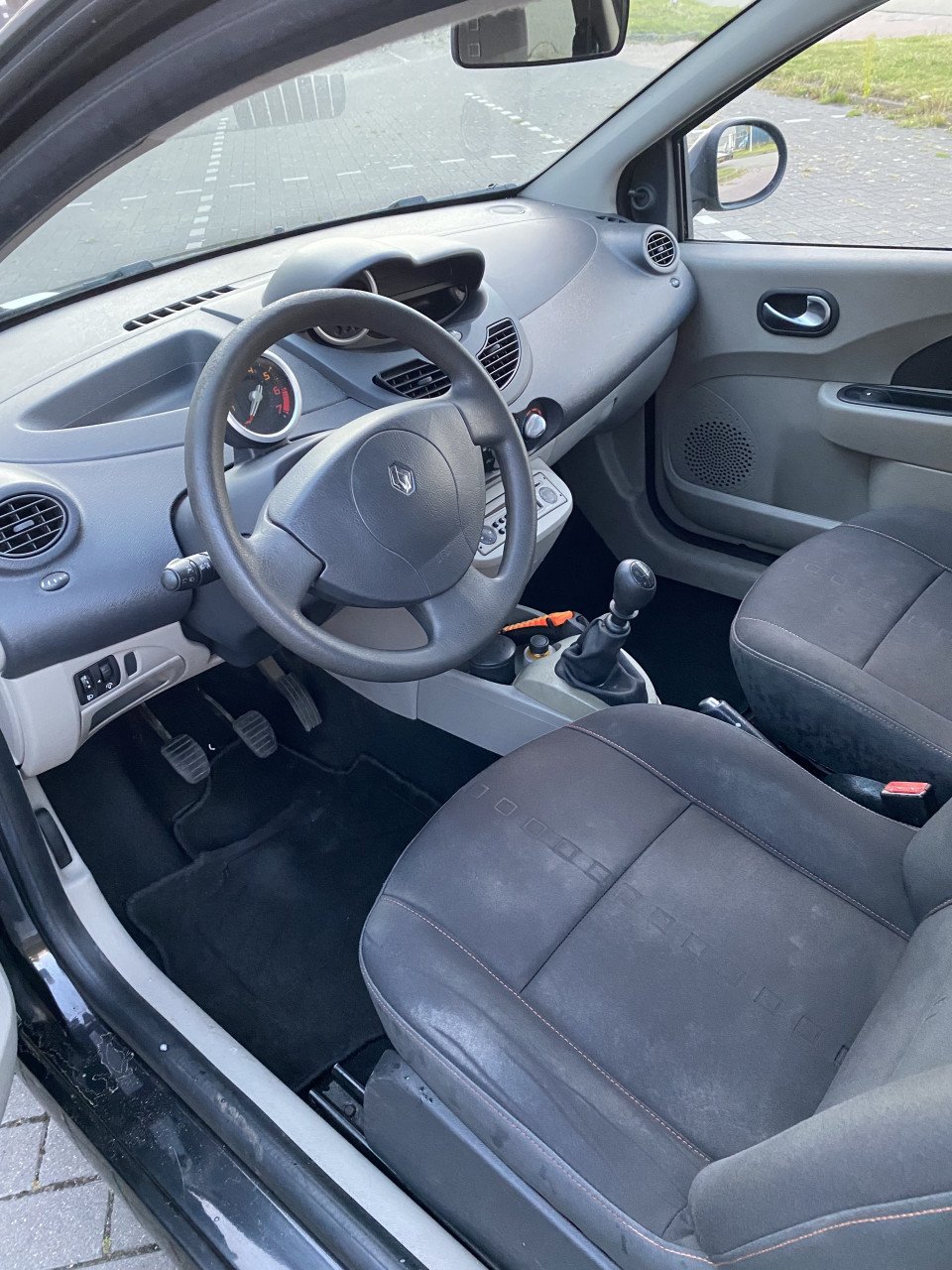 Renault Twingo 1.1 2008 Zwart | 121.330 KM NAP | NIEUWE APK!