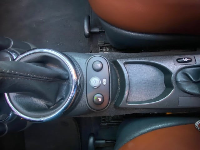Schitterende MINI Cooper sidewalk jwc cabriolet weinig km 4299 euro