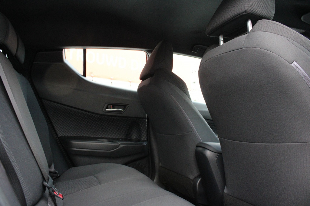 Toyota C-hr 1.8 hybrid active