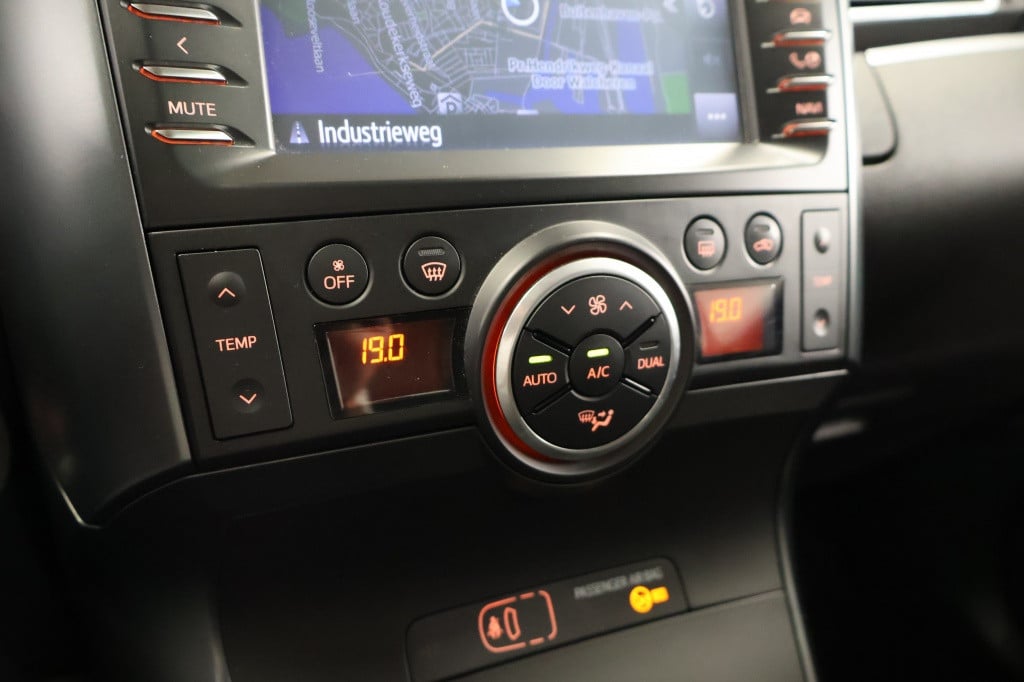 Toyota Corolla Verso 1.8 vvt-i volcano edition