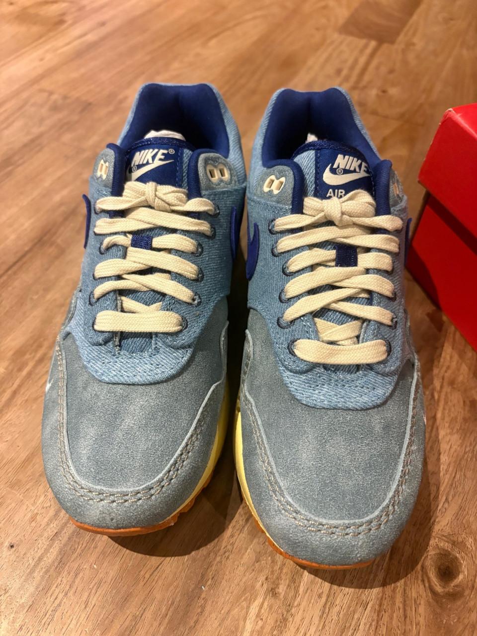 Dirty Denim van Nike Air maat 37.5