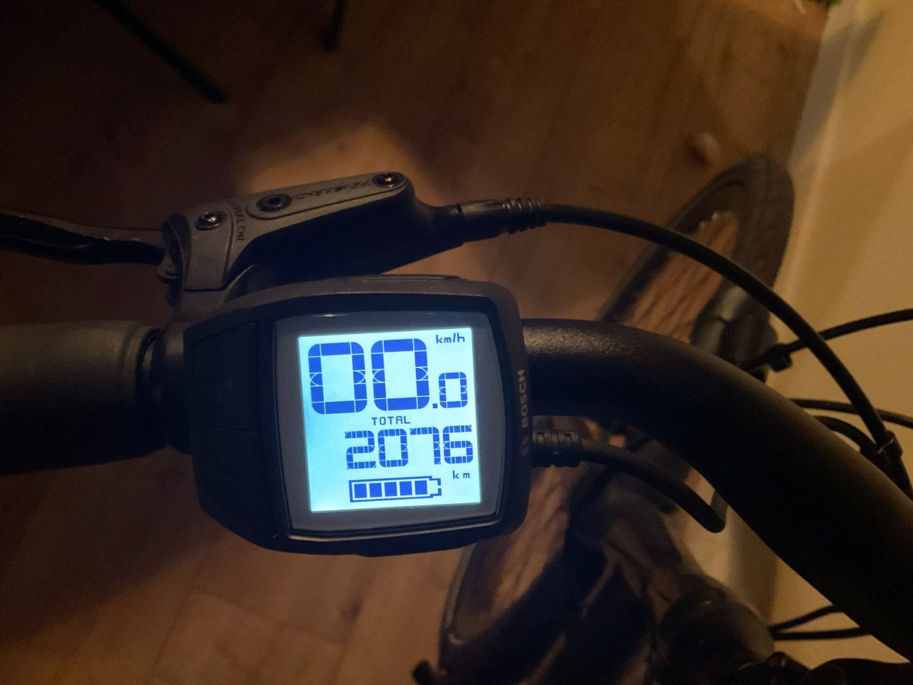 Keurig nette Batavus elektrische heren fiets met Bosch middenmoter.