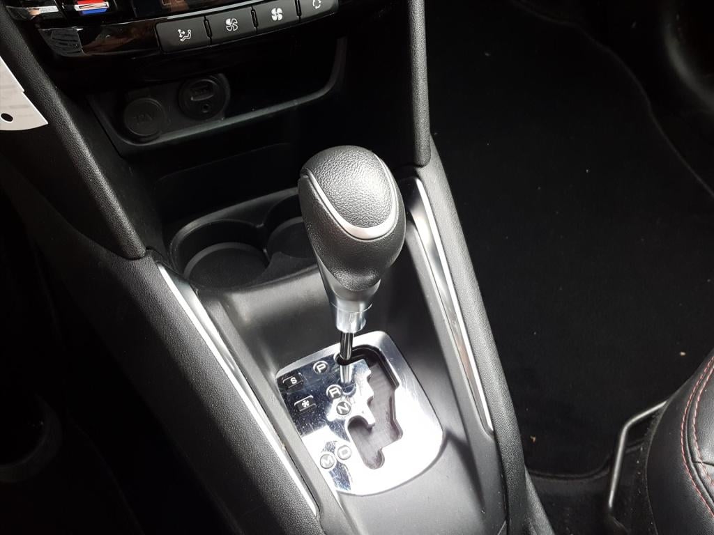 Peugeot 208 gt-line 1.2-110pk 5d vol-automaat(eat6) navigatie | trekhaak | 