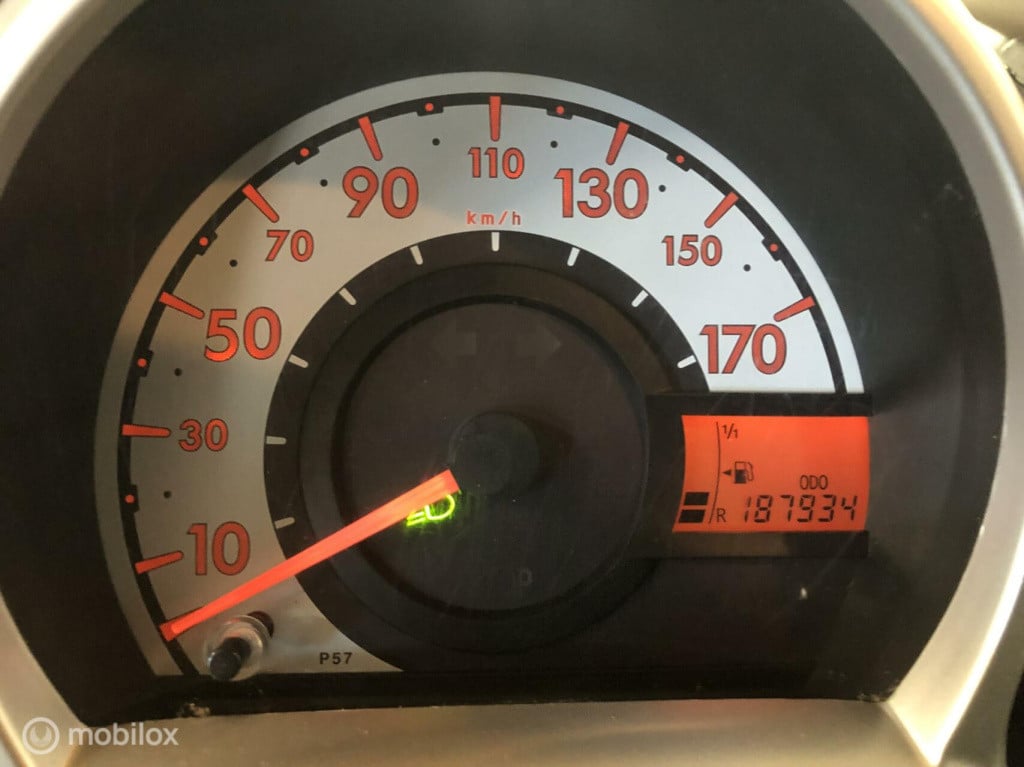 Peugeot 107 1.0 black & silver