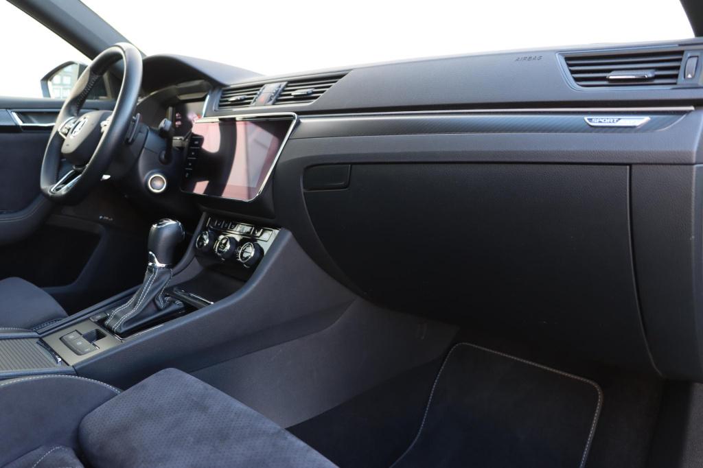 Skoda Superb combi 1.4 tsi iv sportline 218pk dsg6