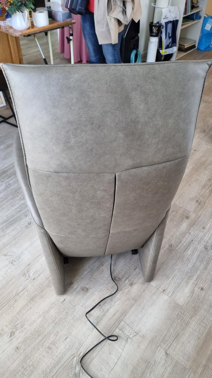 Relaxfauteuil / sta op stoel