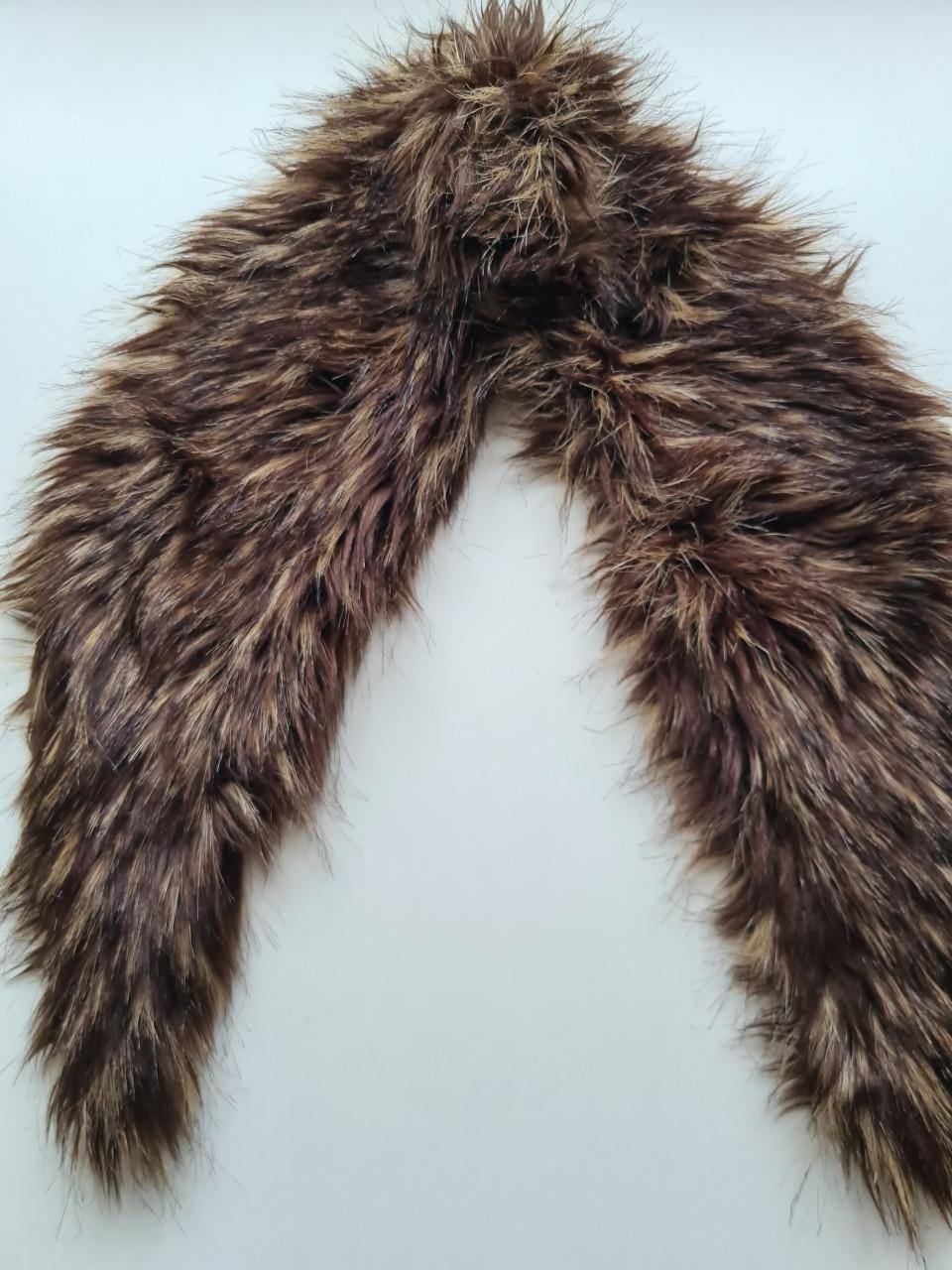 Bruine / zwart gemêleerd, imitatiebont (faux fur) kraag of stola.