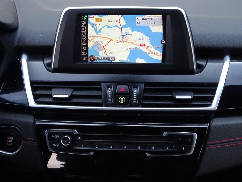 BMW 2-serie active tourer 218i executive | stoelverwarming | navi | bluetoo
