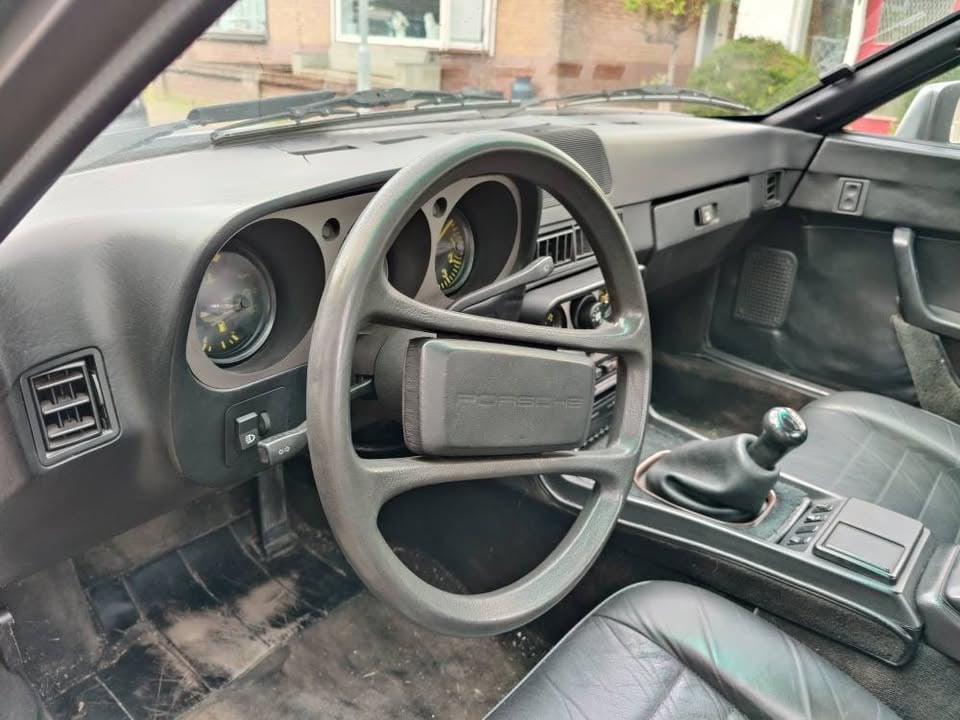 Porsche 944 1982