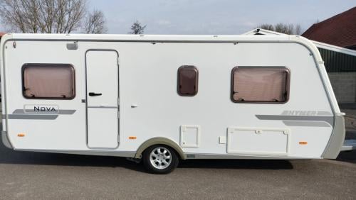 Eriba Hymer + voortent op maat + mover