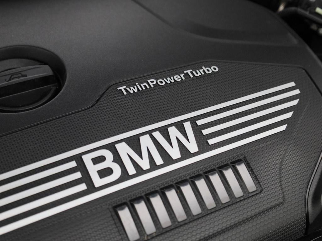 BMW 1 Serie 118i business edition | automaat | apple carplay / android auto