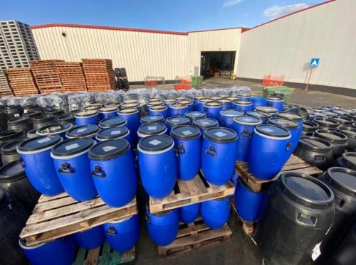 Blauwe kunststof vaten 60L met klemseksel