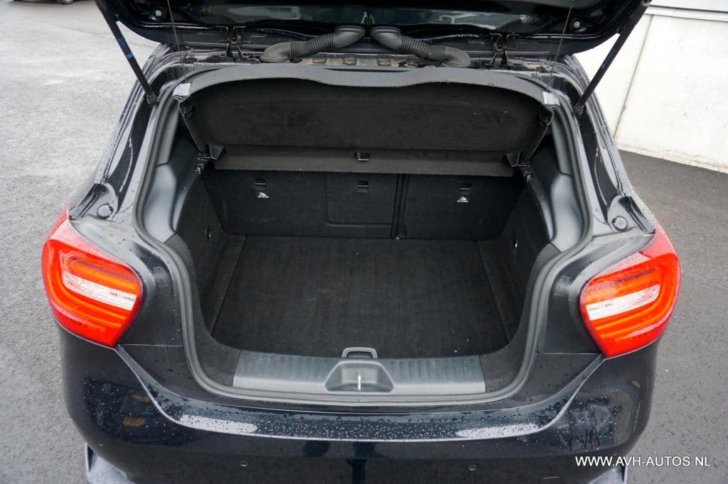 Mercedes-Benz A-Klasse 180 ambition automaat