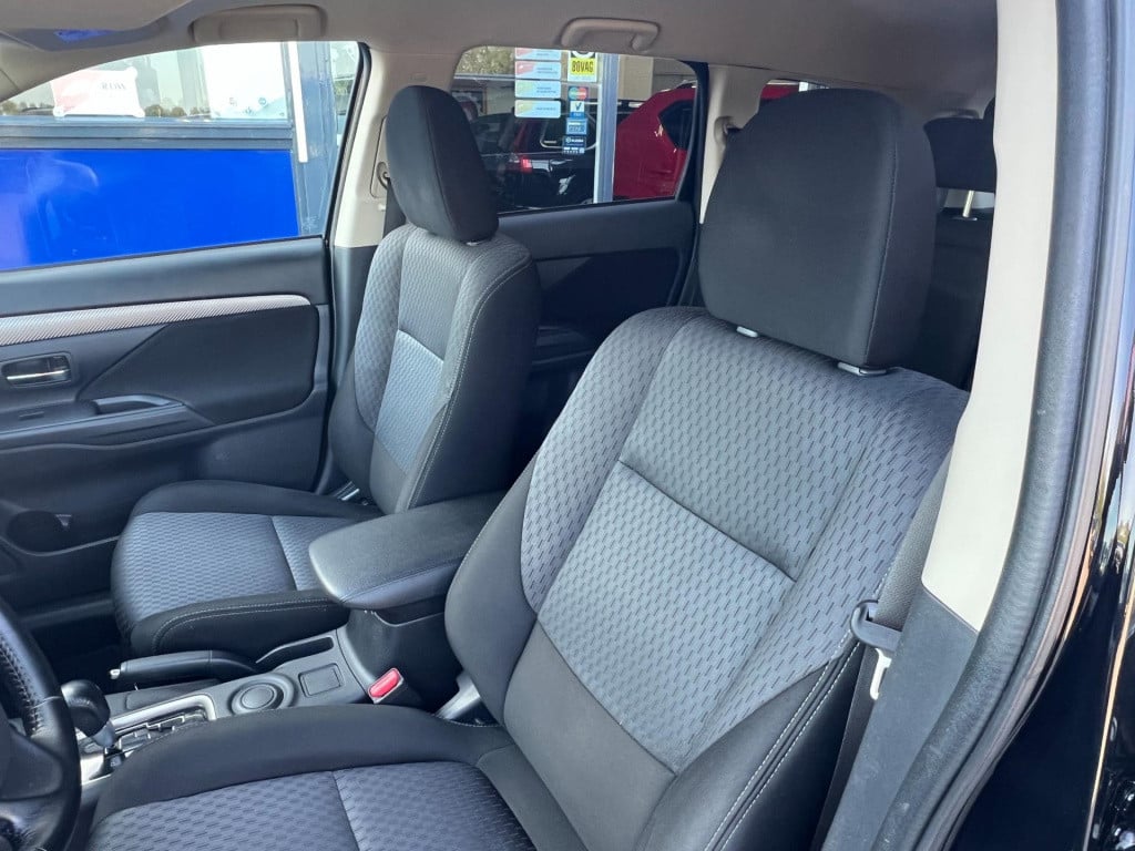 Mitsubishi Outlander 2.0 business edition 7 persoons