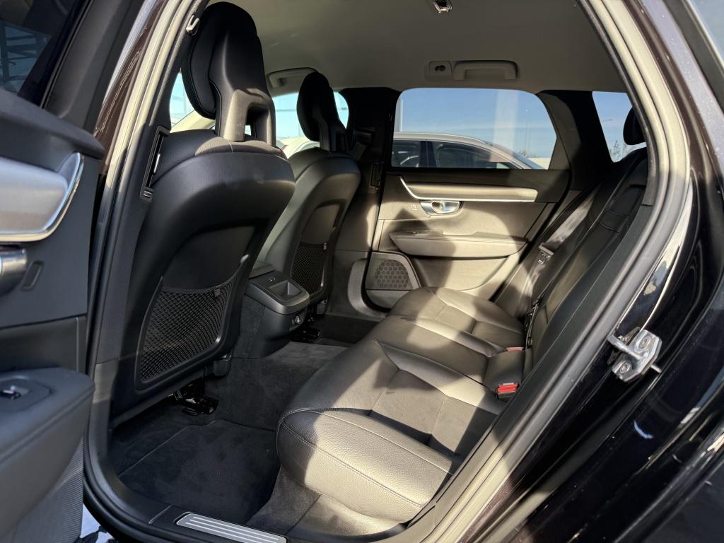 Volvo V90 t4 190pk momentum |adap.cruise| leder | trekhaak | stoel/stuurve