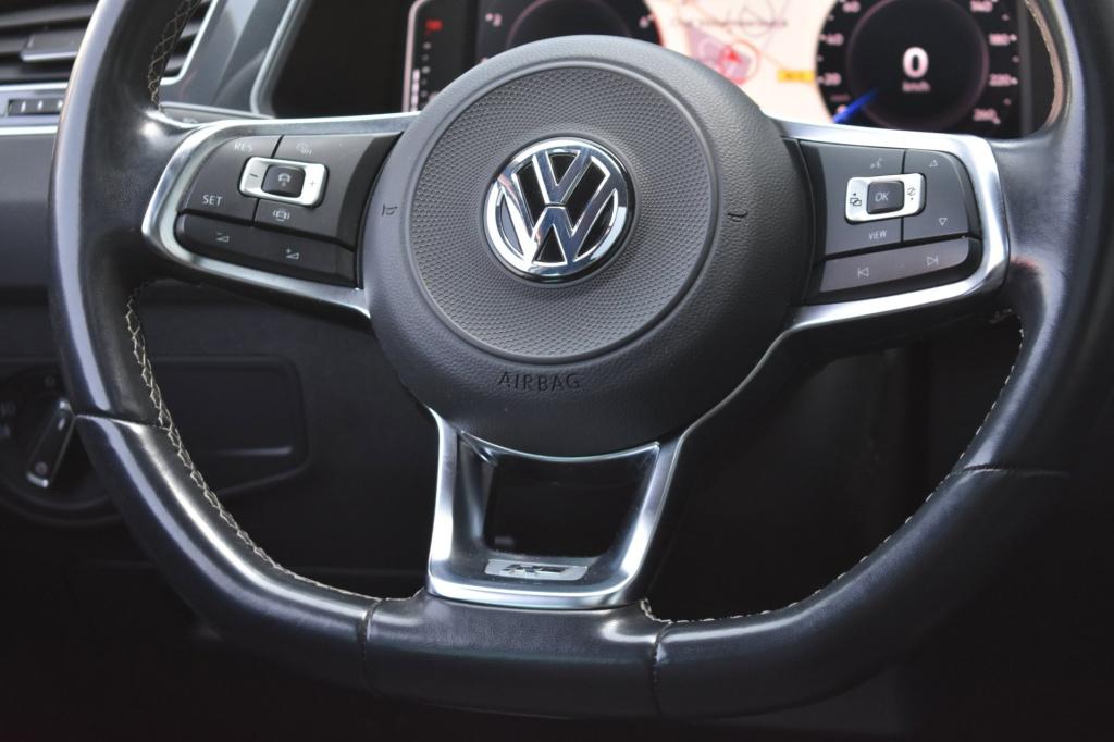 Volkswagen Tiguan 1.5 tsi act r-line | trekhaak | camera | stoelverwarming 