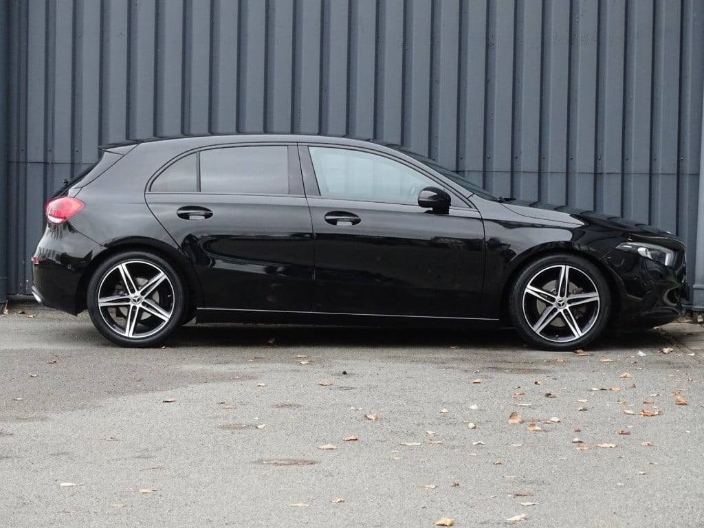 Mercedes-Benz A-Klasse 200 advantage | pano | 18" | led
