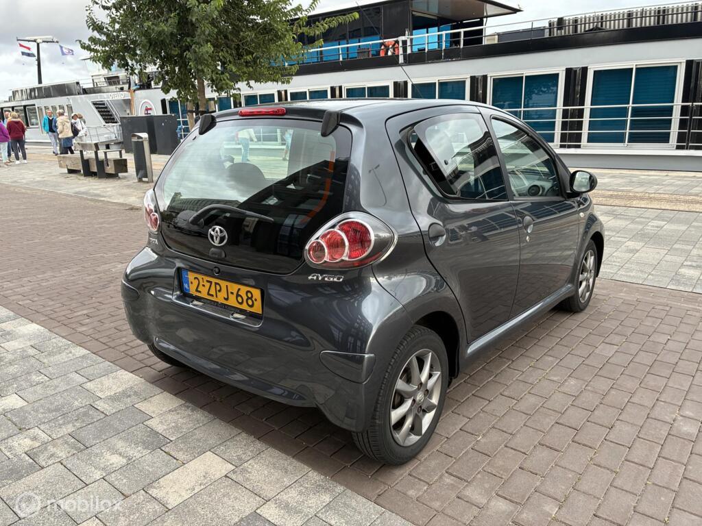 Toyota Aygo 1.0 VVT-i Tomtom Go Airco km116.001 Nap 5Deurs BJ2013