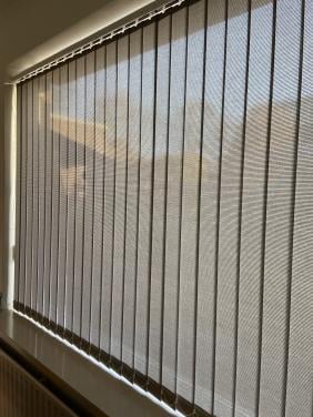 Raamdecoratie - verticale lamellen