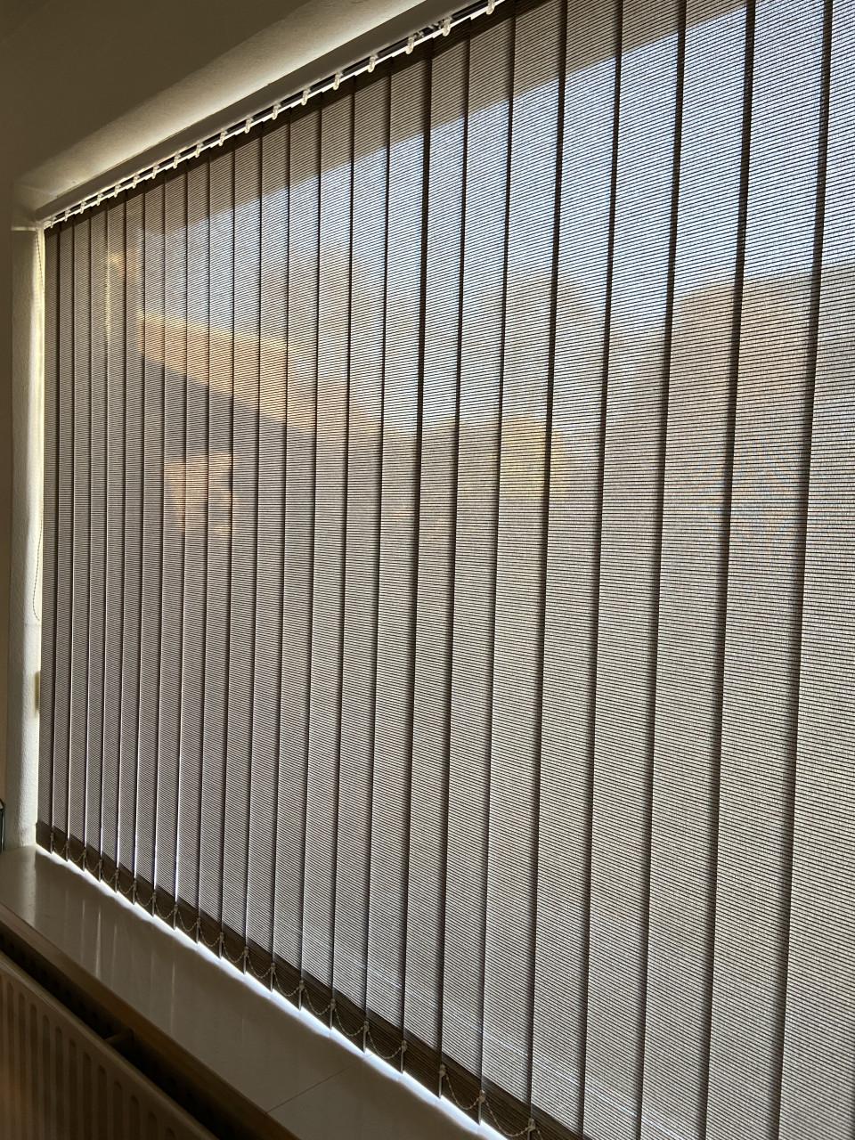 Raamdecoratie - verticale lamellen