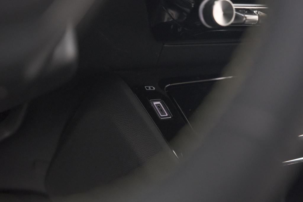 Peugeot 2008 puretech 130 eat8 gt | camera | apple carplay | parkeersensore